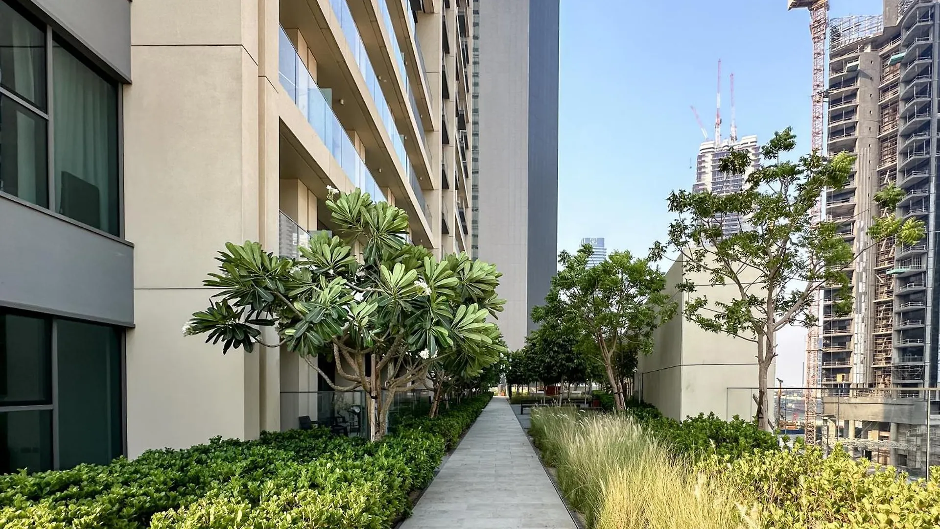Majestic Burj Khalifa View 2Br Premium Apartment By Sbh Dubai