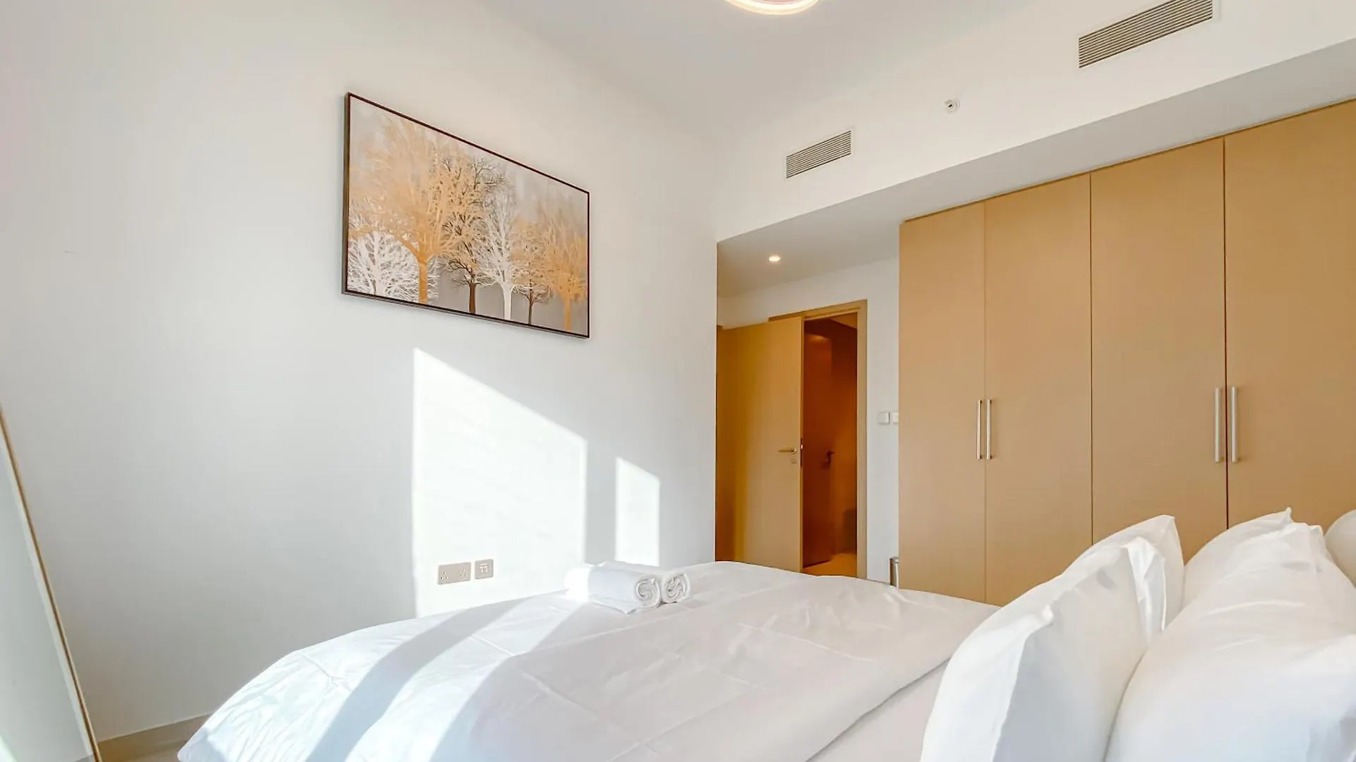 Majestic Burj Khalifa View 2Br Premium Apartment By Sbh Dubai 0*,  United Arab Emirates