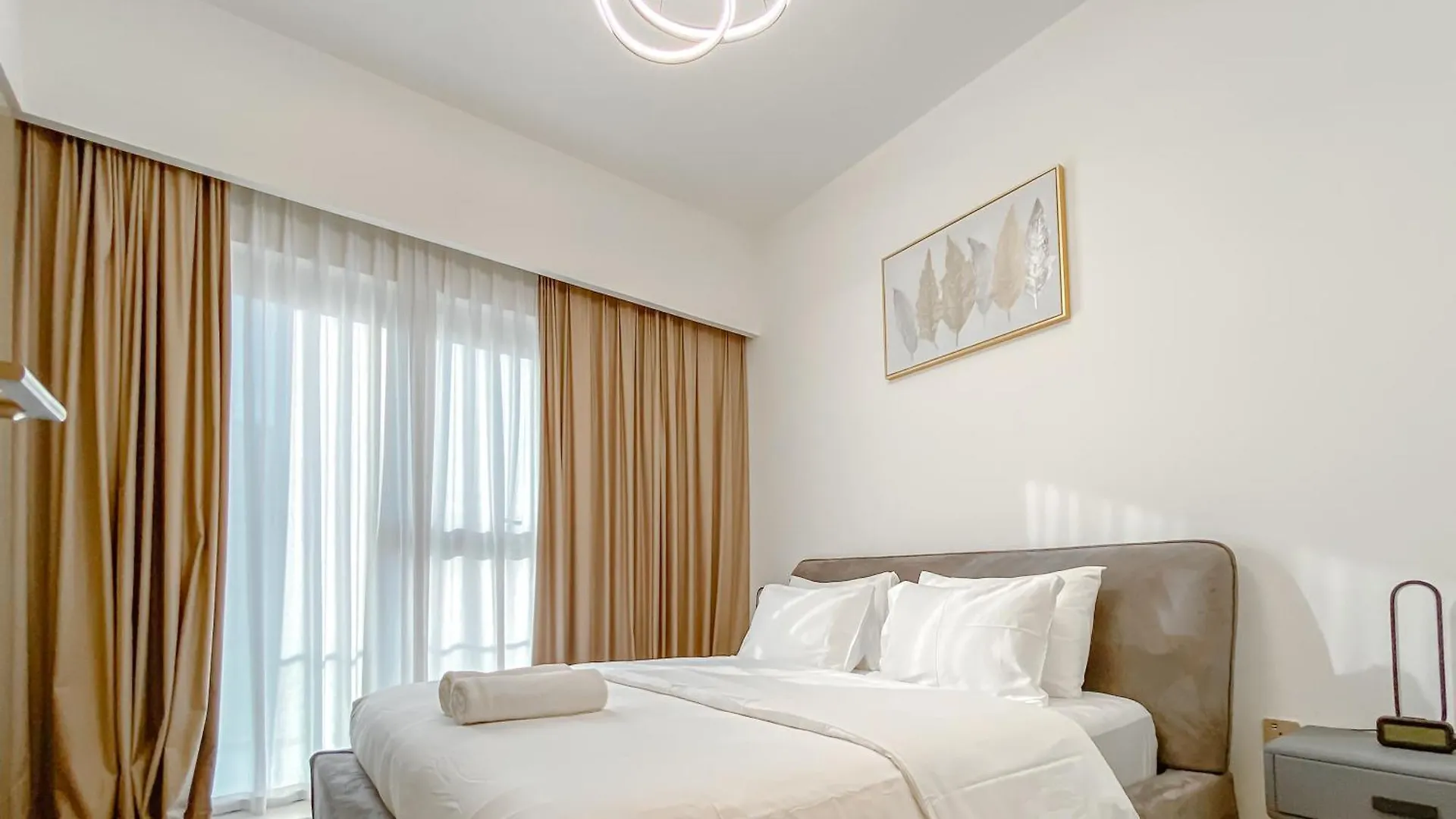 Majestic Burj Khalifa View 2Br Premium Apartment By Sbh Dubai