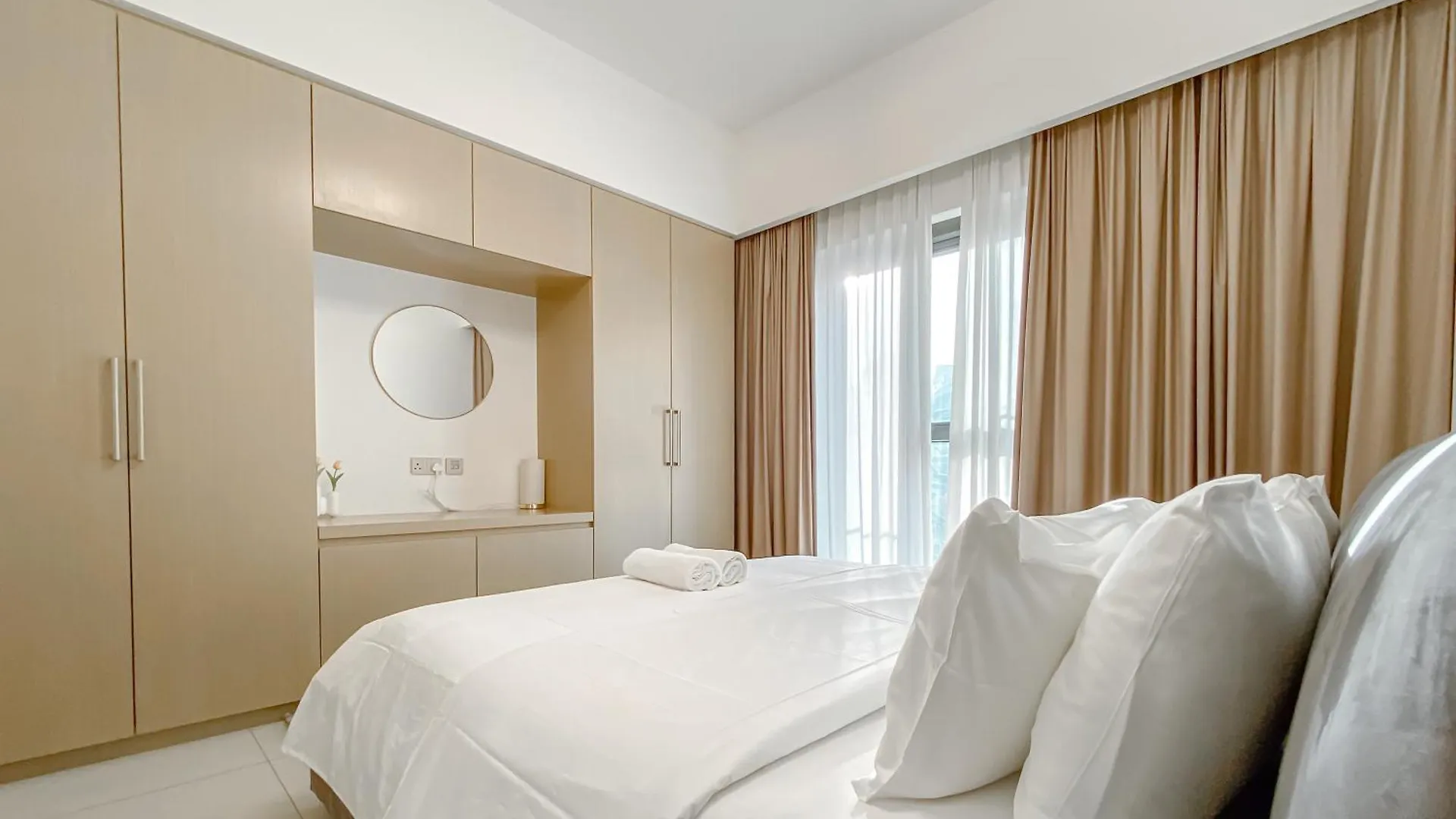 Majestic Burj Khalifa View 2Br Premium Apartment By Sbh Dubai