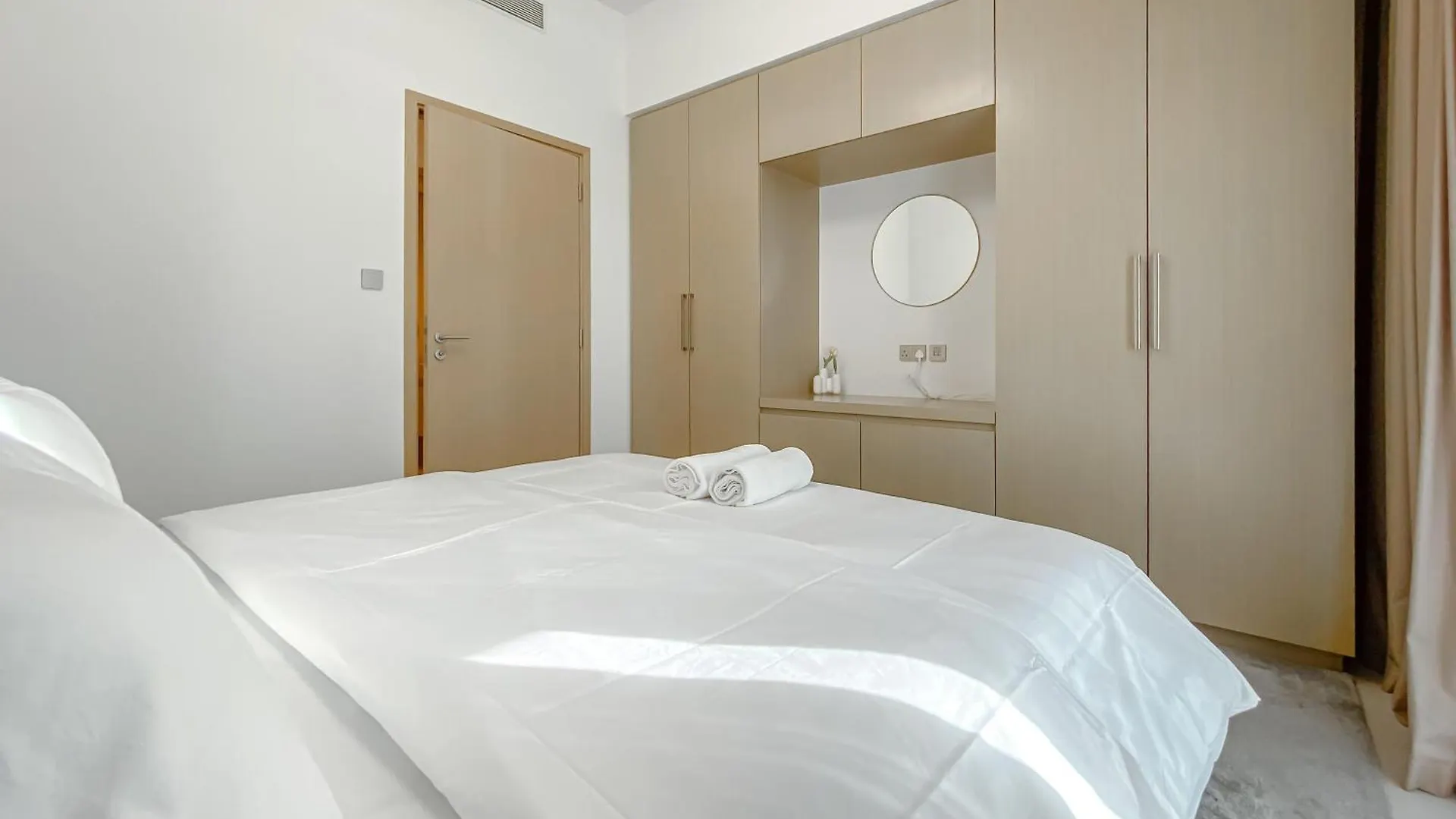 Majestic Burj Khalifa View 2Br Premium Apartment By Sbh Dubai